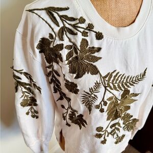 RARE Anthropologie White Sweatshirt with Green BOTANICAL Embroidery XXS